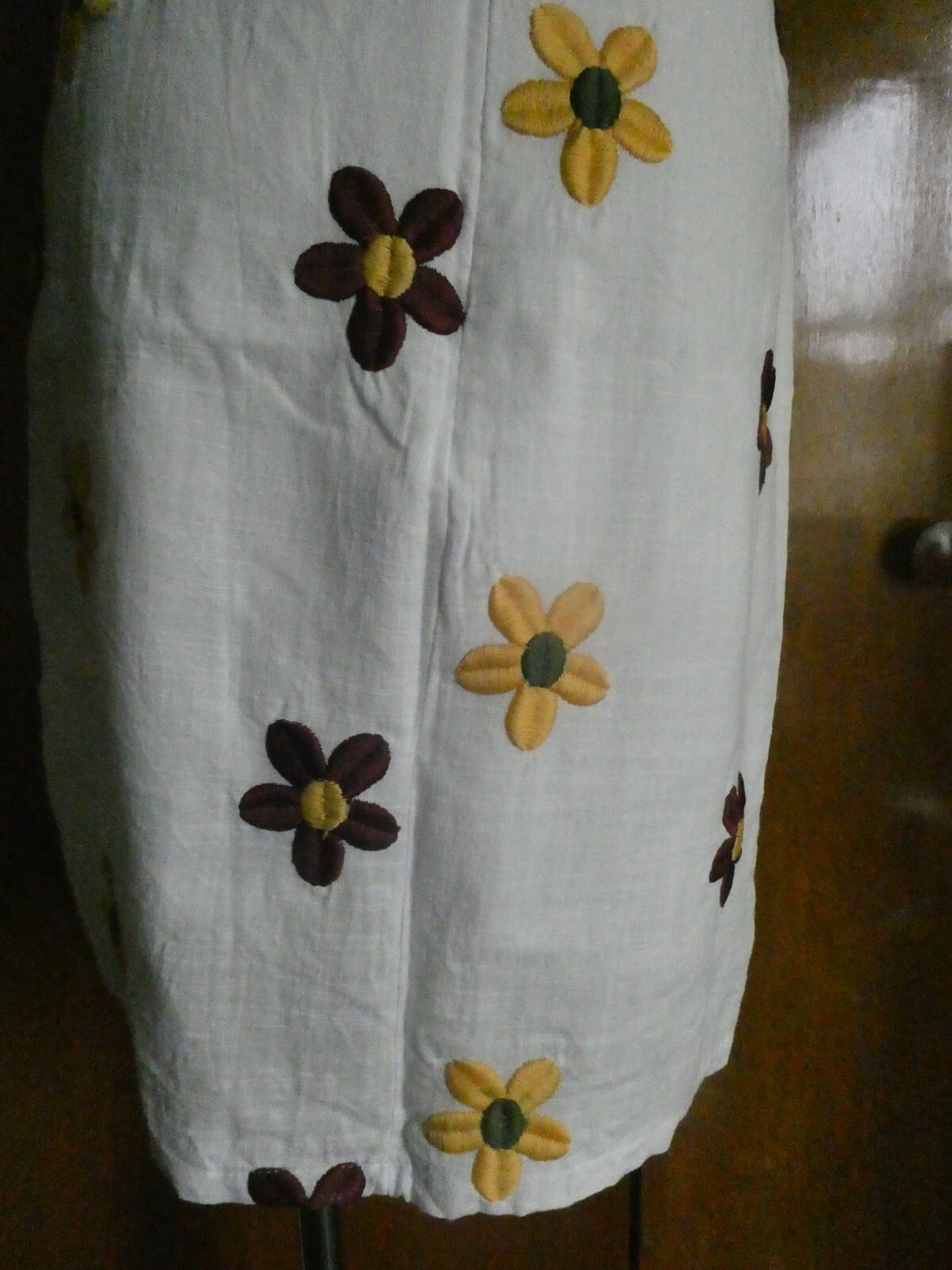 Shein women lined white embroidered dress size medium (can fit size small)