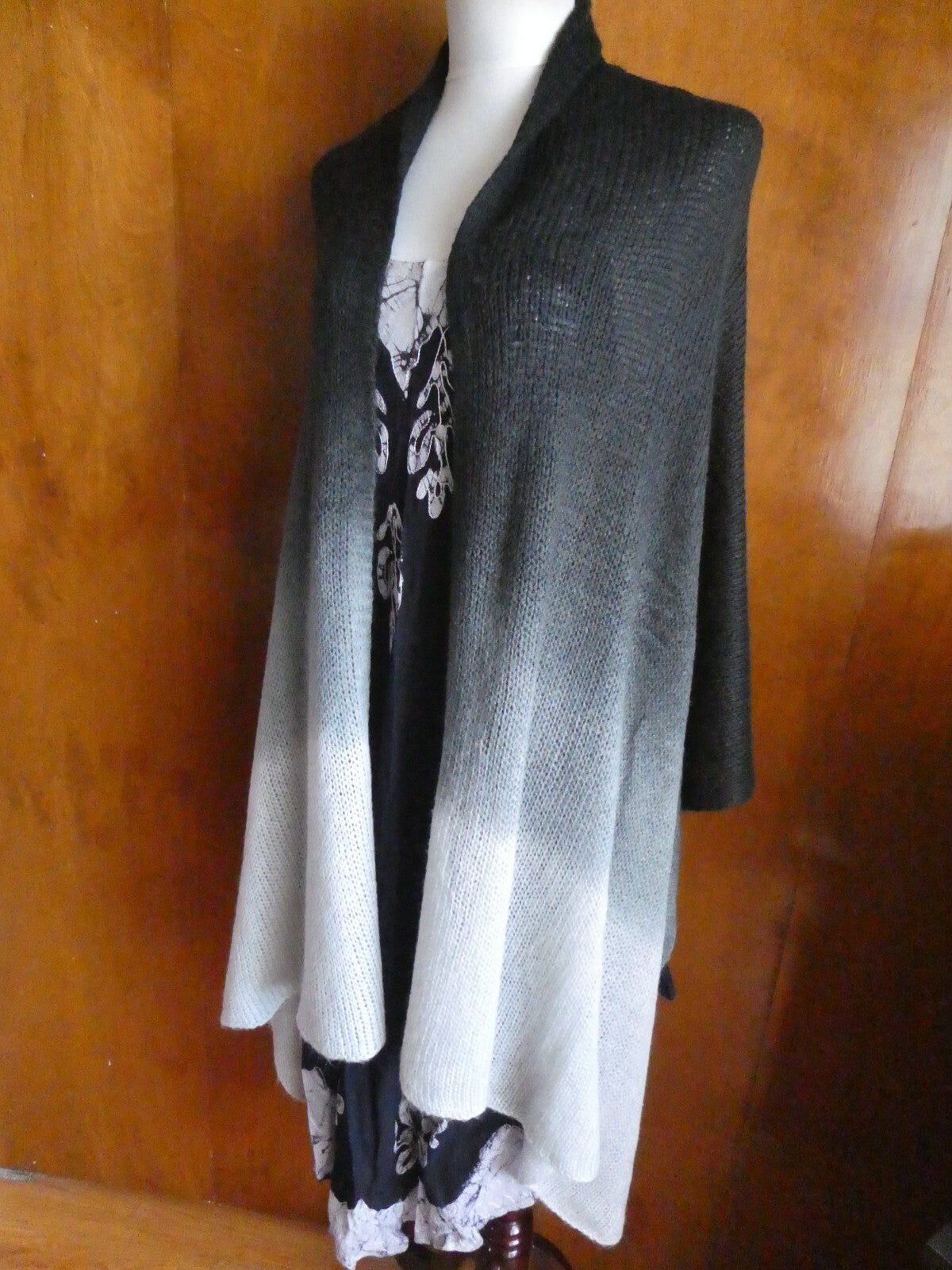 Women's Cashmere Soft Gray/Black Large Scarf/Wrap 30” X77” From Italy