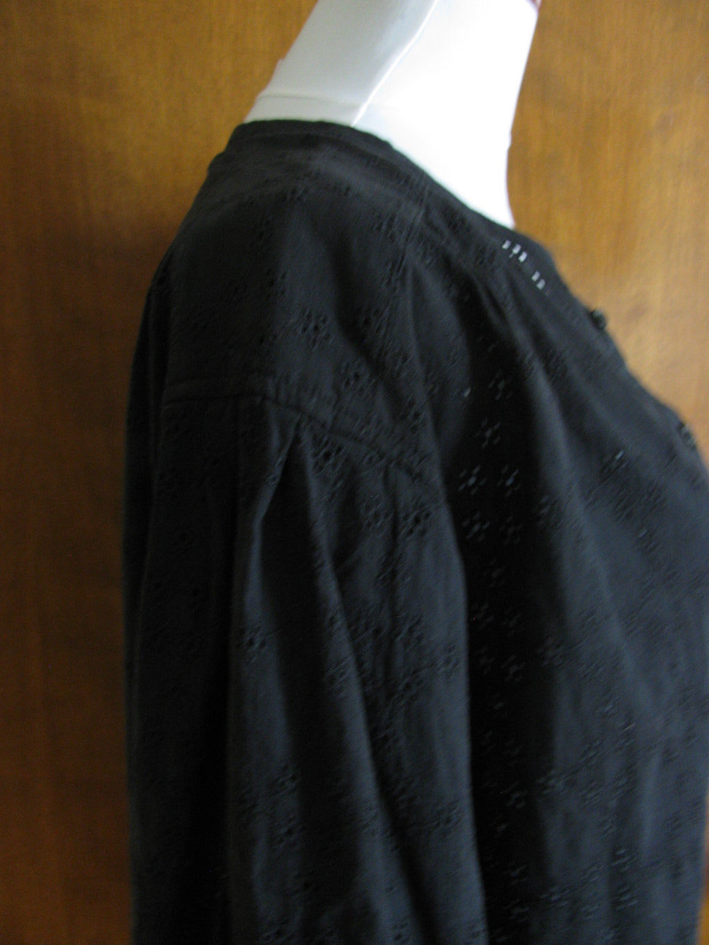 Free People women's black cotton crocheted fabric tunic top size Medium 