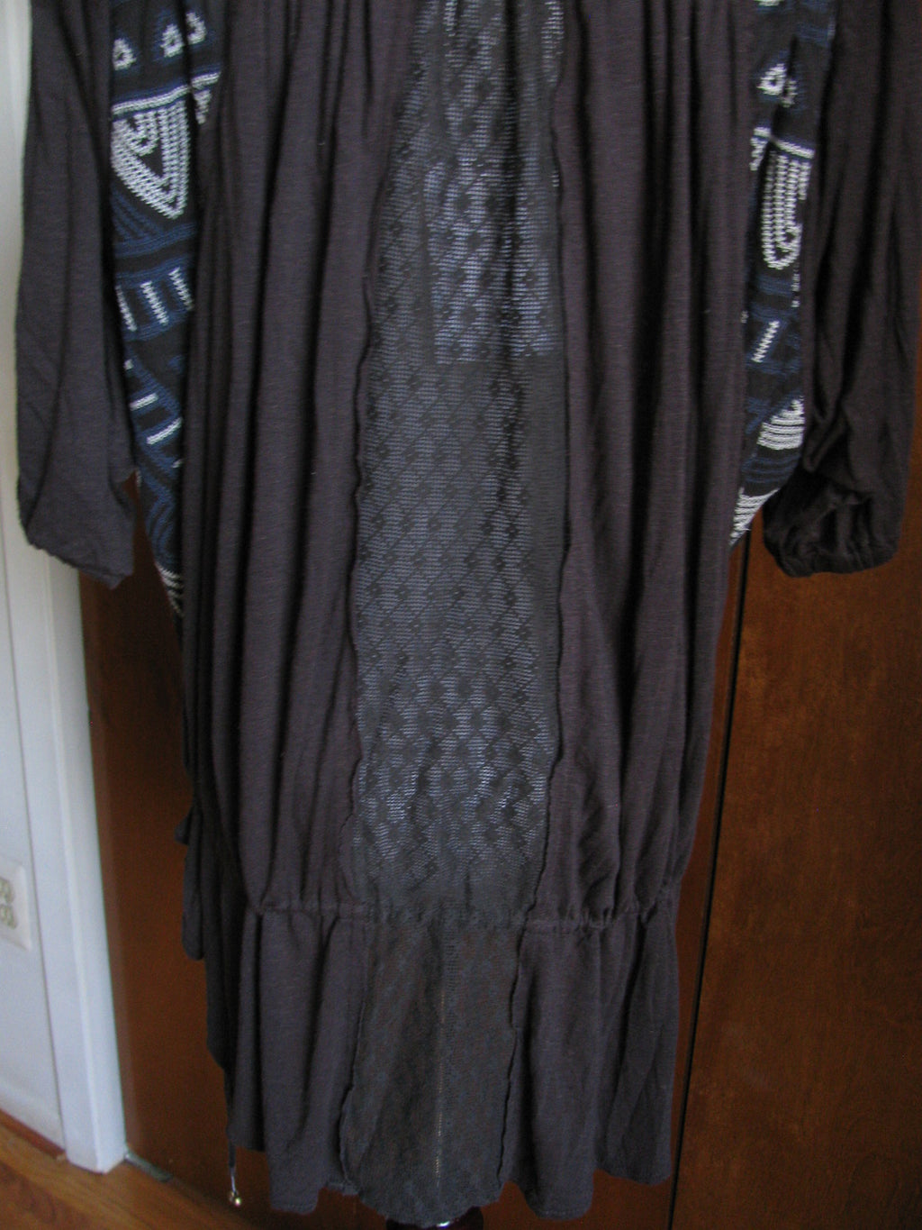 Free People women's dark gray embroidered top small fits medium 