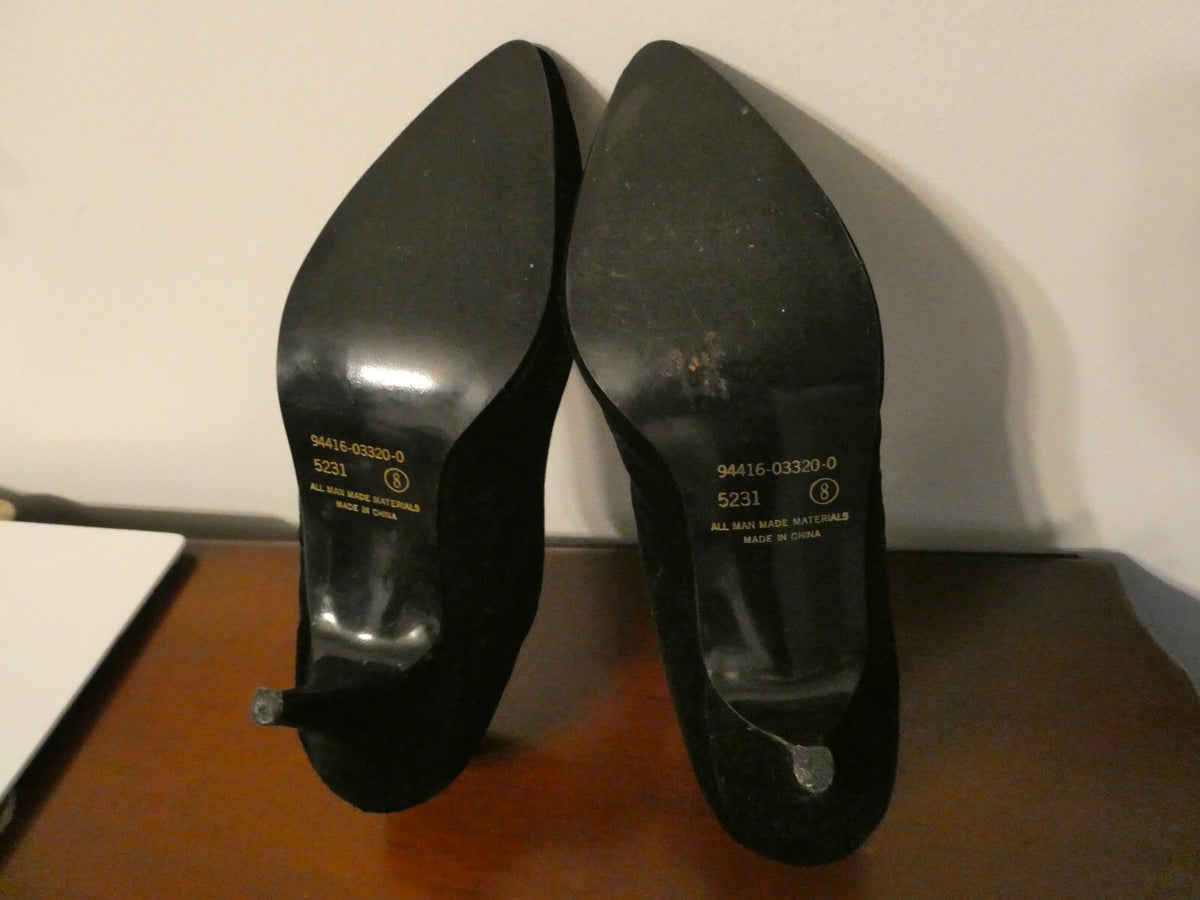 Notarious women's black velour dress shoes size 8
