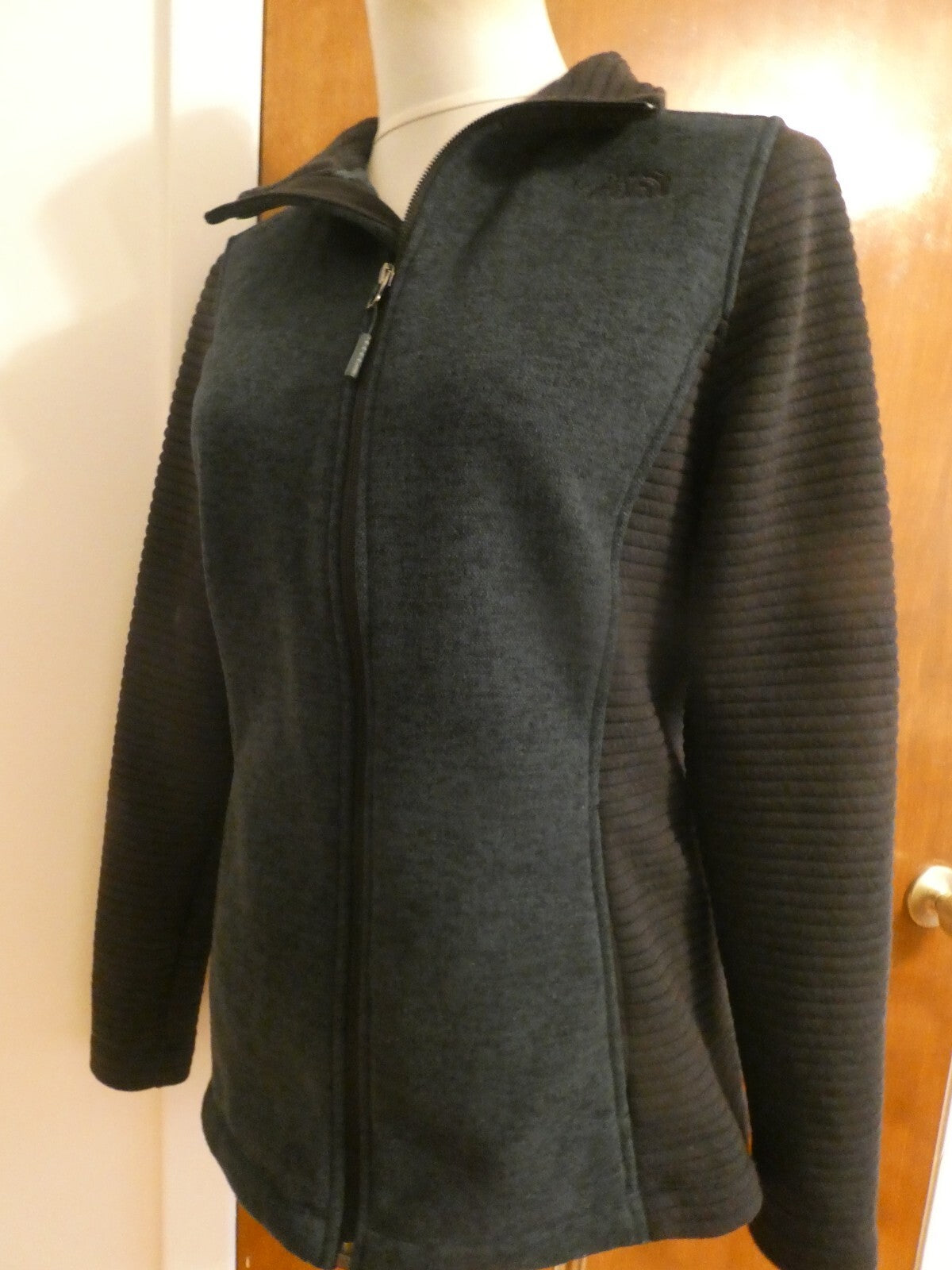 North Face Jacket Women’s /Femmes Long Sleeve Full Zip Green/Black Size Medium