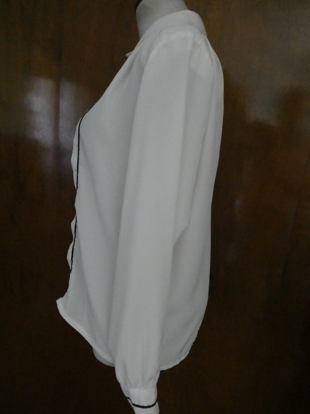 Nicola women's Ivory long sleeveless detailed top size 10