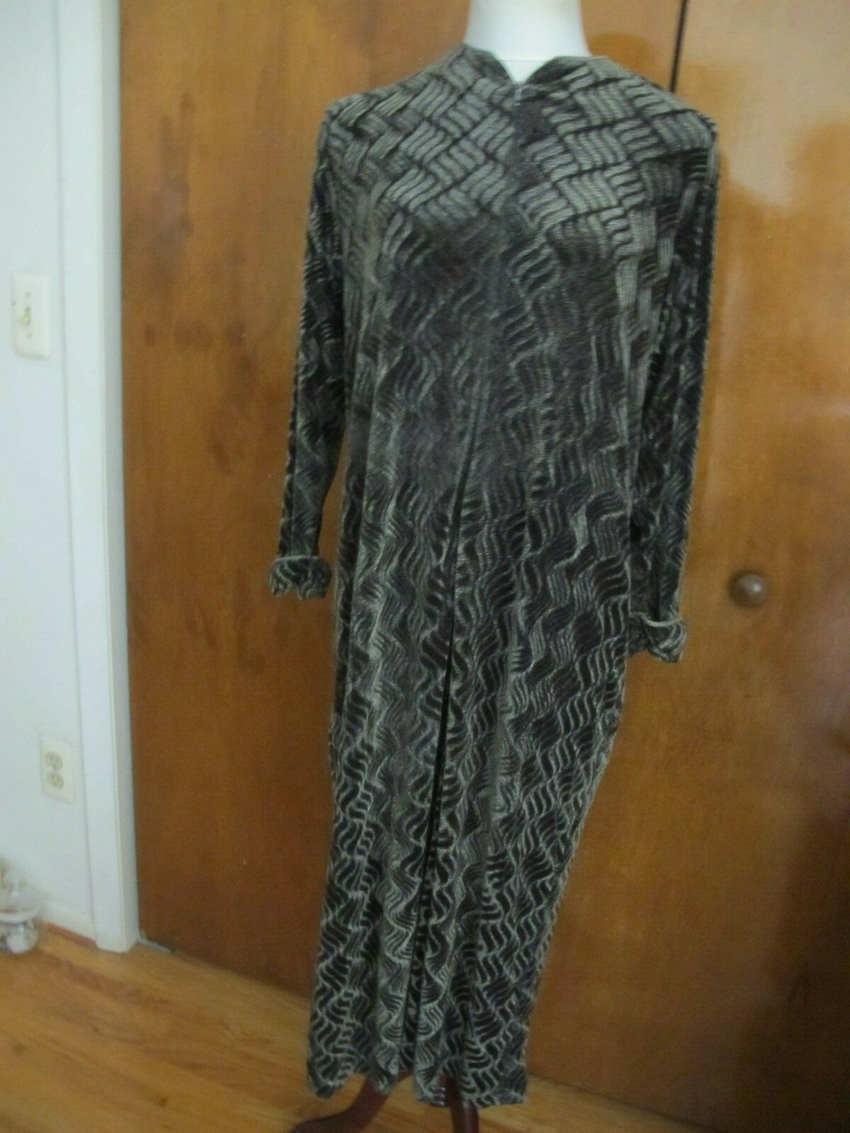 Melange Collection women's gray velour long sleeves dress size small 
