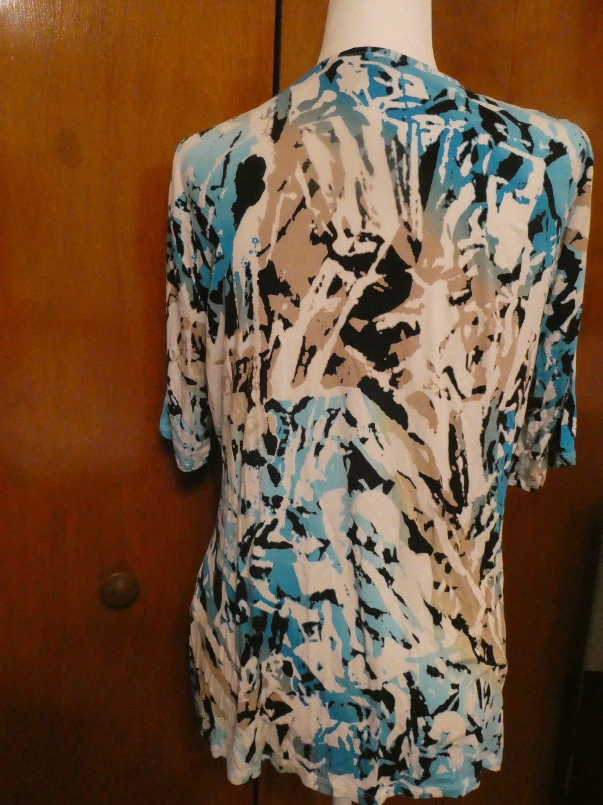 Dana Buchman women’s multicolor soft rayon v- neck top size XLarge