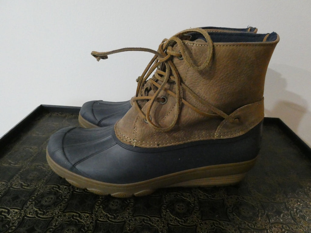 Sperry Women Saltwater Quilted Waterproof Boots Brown/ Black Fits 9M (fits 8.5M)