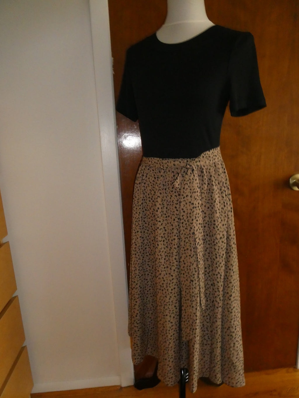 Zattcas Women's Small Black Rib Knit Animal Print Midi Dress Tie Waist NWT