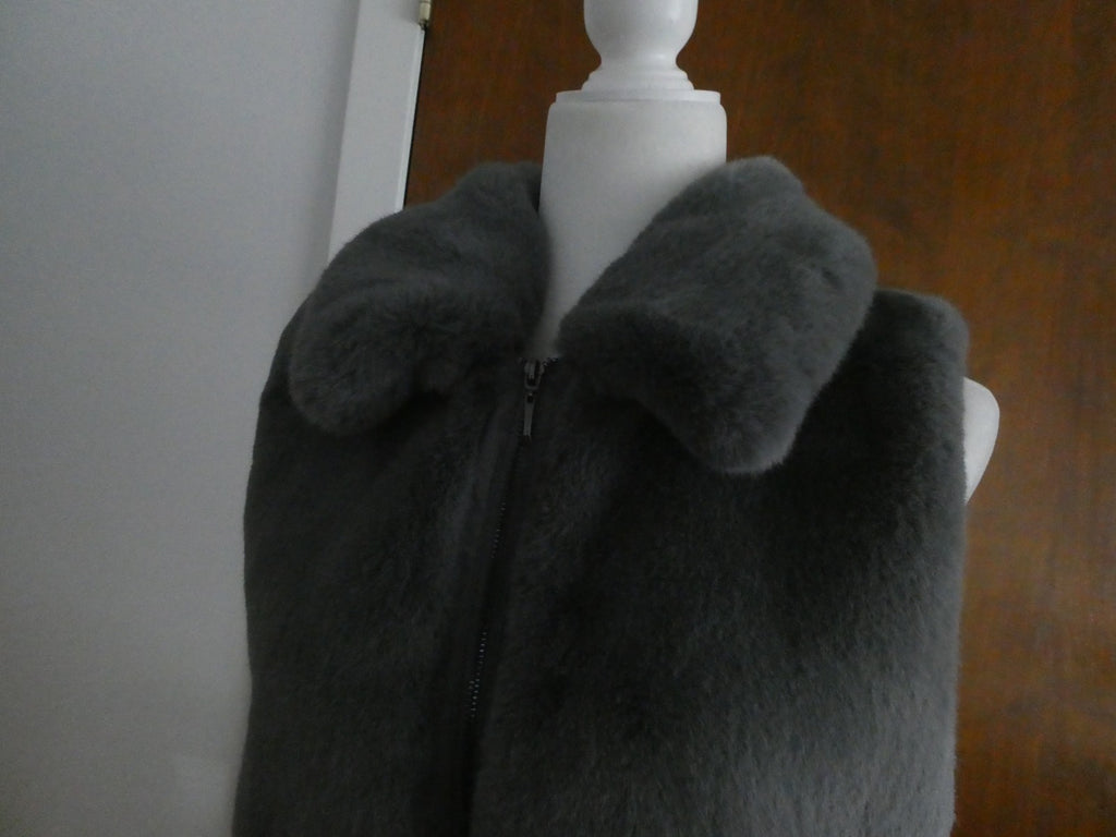 White House Black Market Women's Gray Faux Fur Sweater Vest Zip Front Size Large