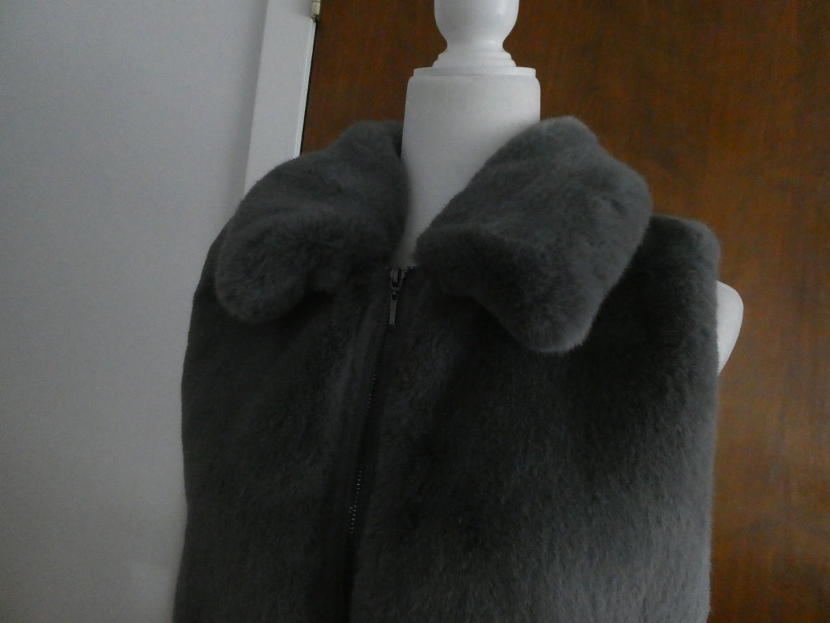 White House Black Market Women's Gray Faux Fur Sweater Vest Zip Front Size Large