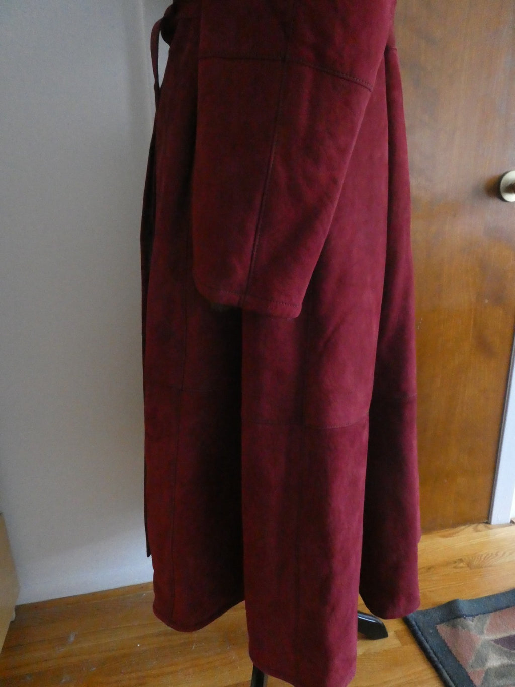 Women's Wine Shearling Sheepskin Long Winter Coat Spain 38 US 8 Runs big US 12