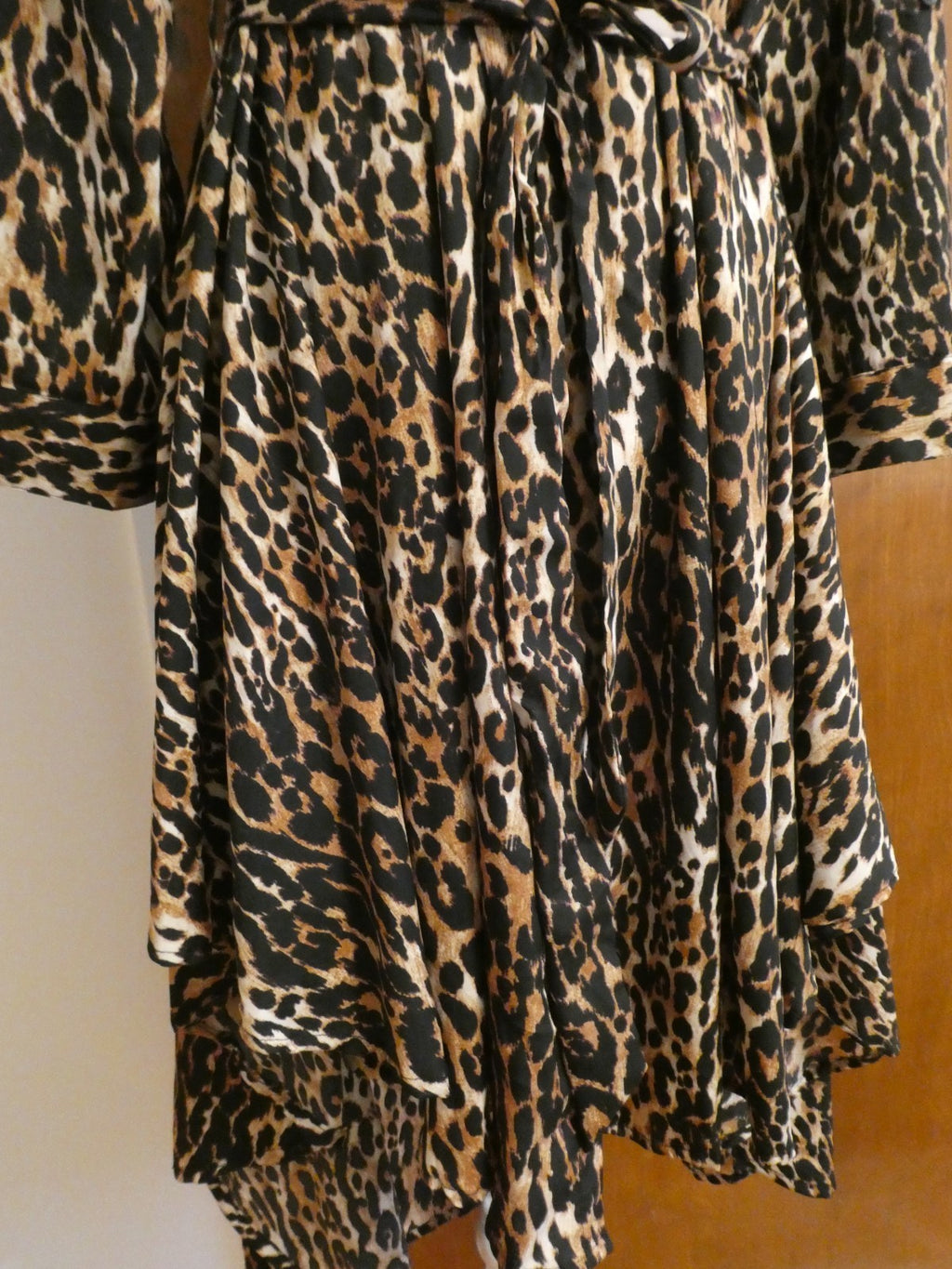 Truly 4 You Women Leopard Print Asymmetrical Hem Dress Long Sleeve Small (fit M)