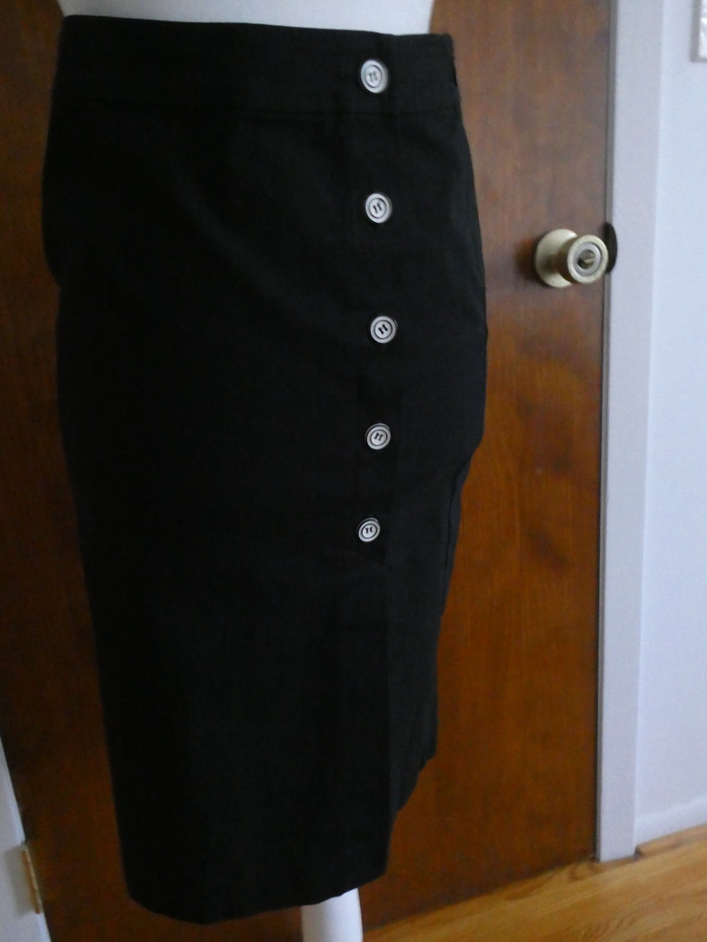 Bebe Black Pencil Skirt Button Front Lined Cotton Knee Length Chic Size 2