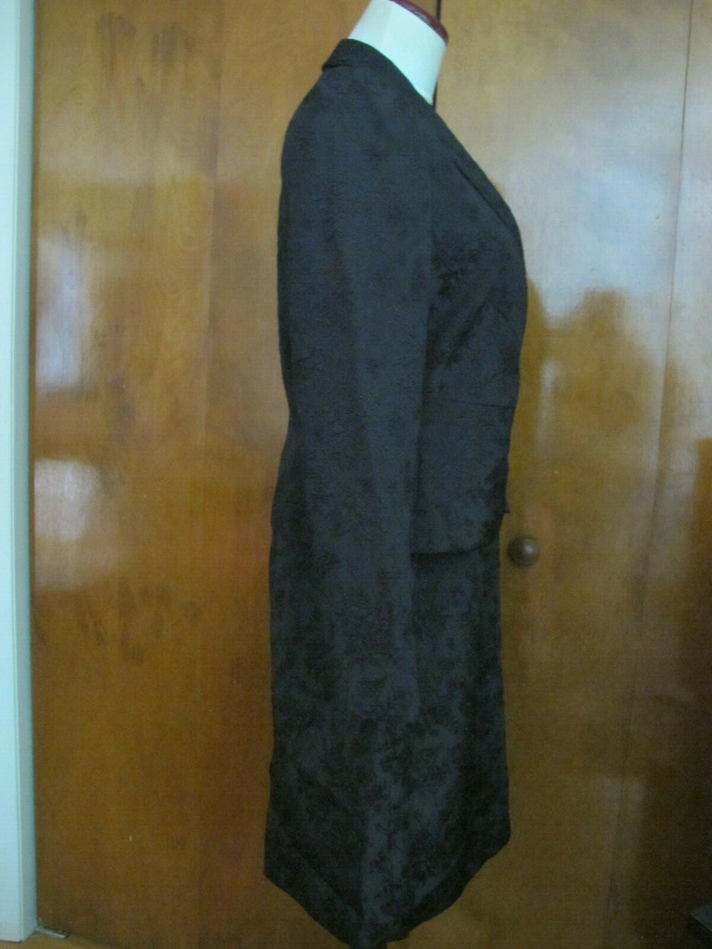 Tahari  Artur S. Levin LUXE Women’s Black Skirt Suit Size 4