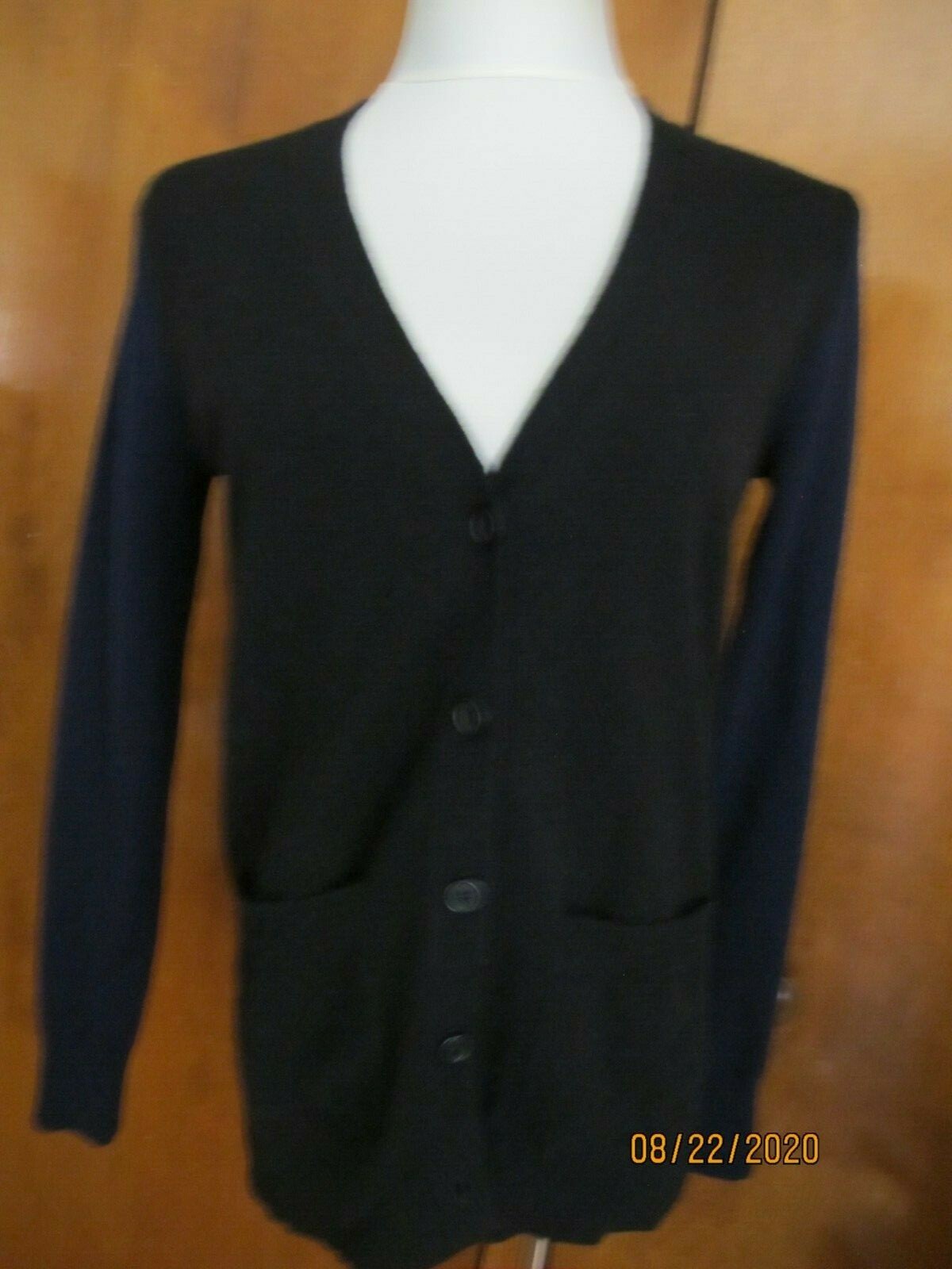 Aqua Women's Black Emerald Navy Cashmere Buttoned Cardigan 