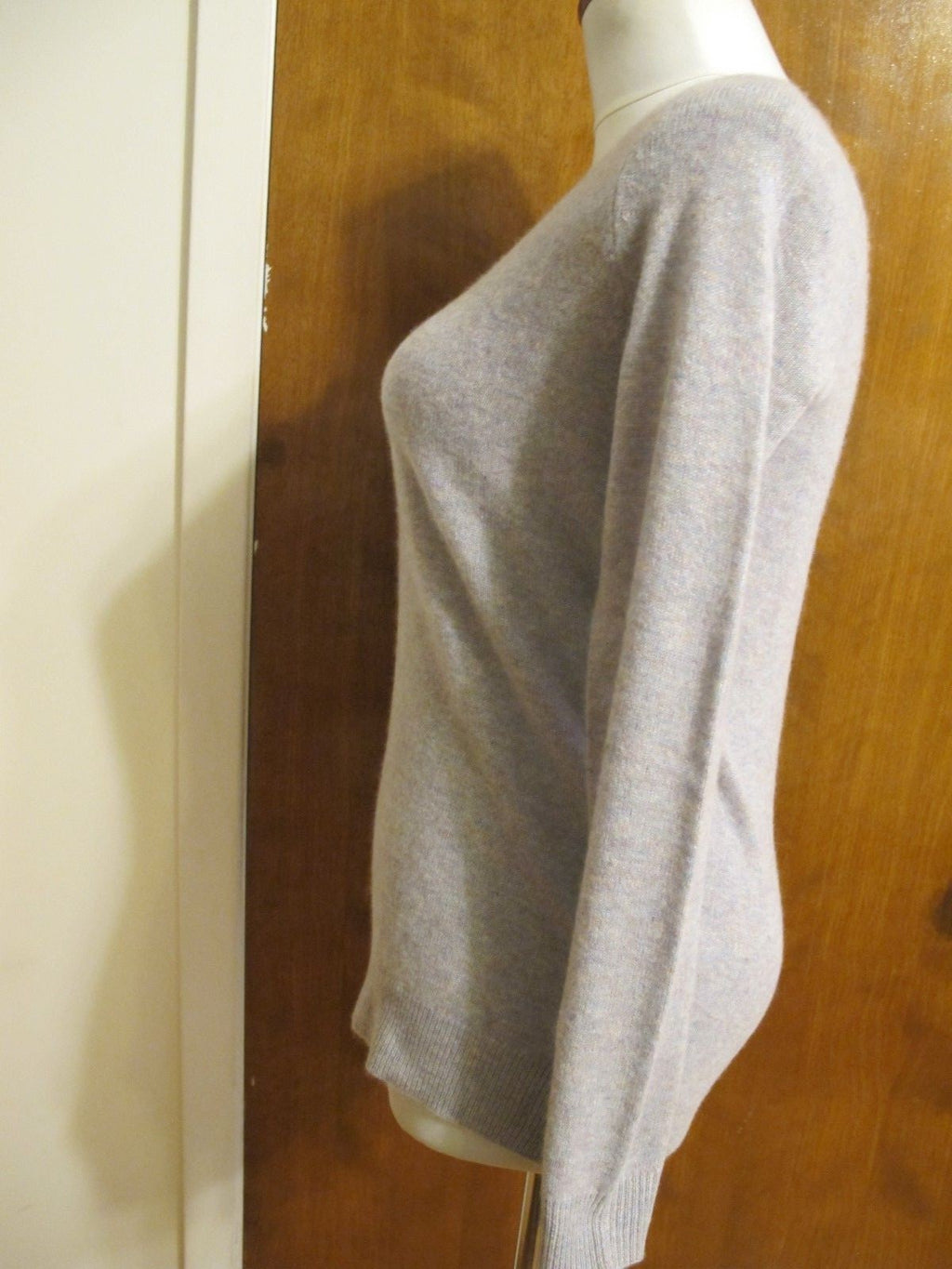 Bloomingdale's women's marl gray 2ply cashmere Vneck sweater Xsmall