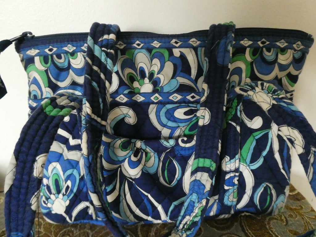 Vera Bradley Women's Blue/Gray/Green Shoulder Quilted Zippered Bag