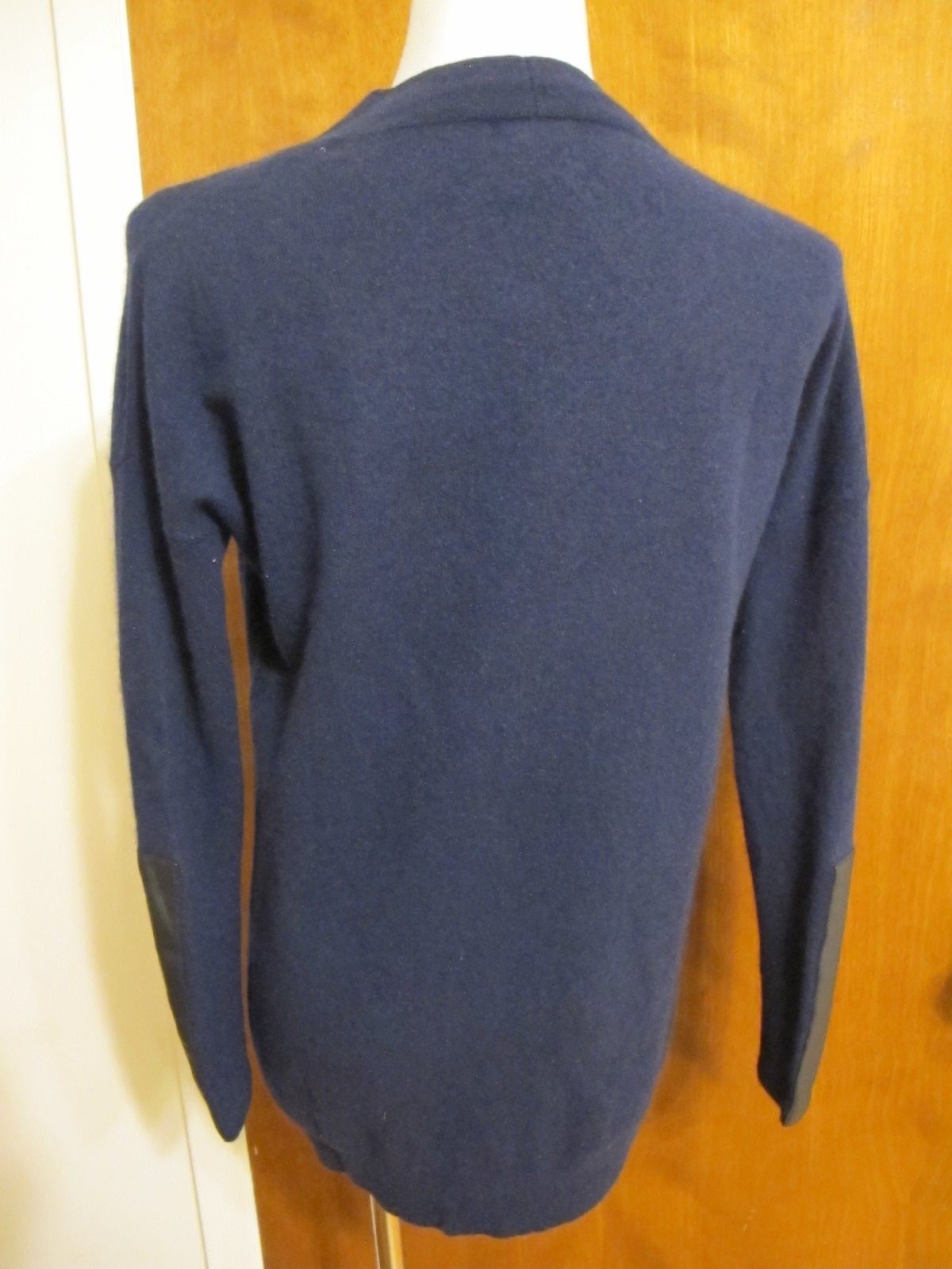 Bloomingdale's women's dark navy 2ply cashmere trim polyurethane sweater Medium 
