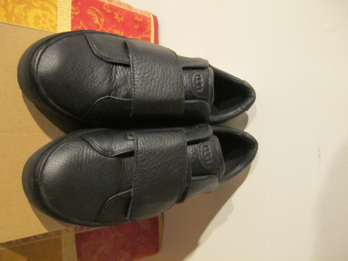 UGG Australia Neri Women's Black Leather Fashion Sneaker Size 7.5