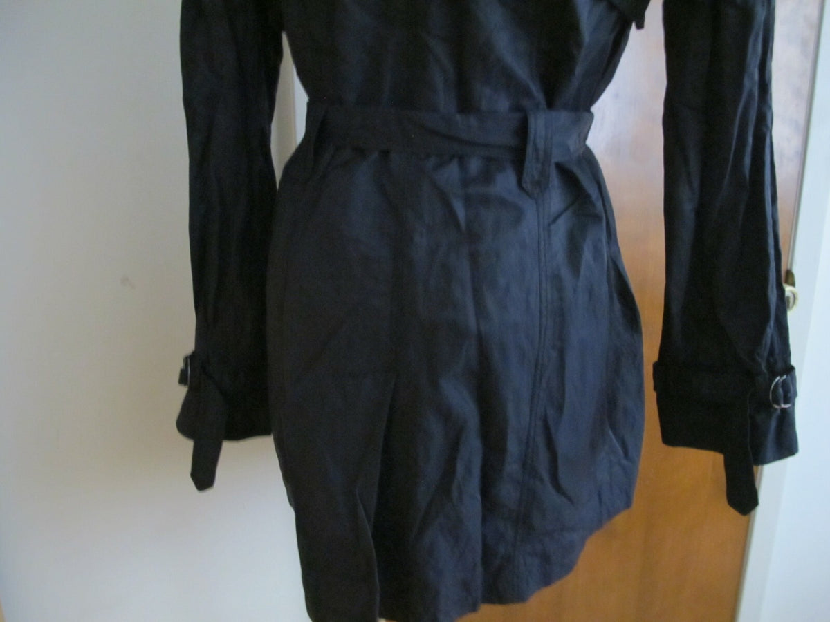 Tahari women's navy stylish coat size Medium