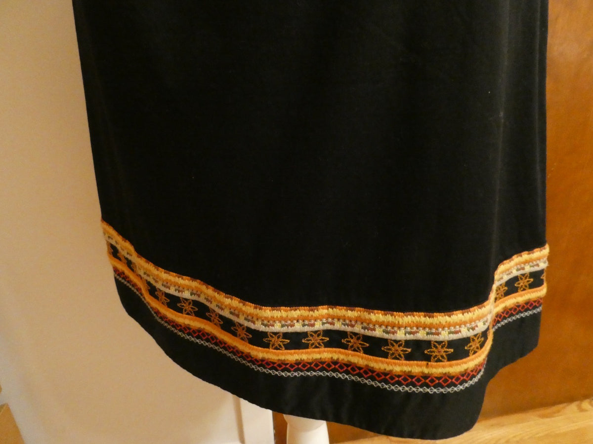 DKNY black embroidered soft cotton lined pockets skirt size 12