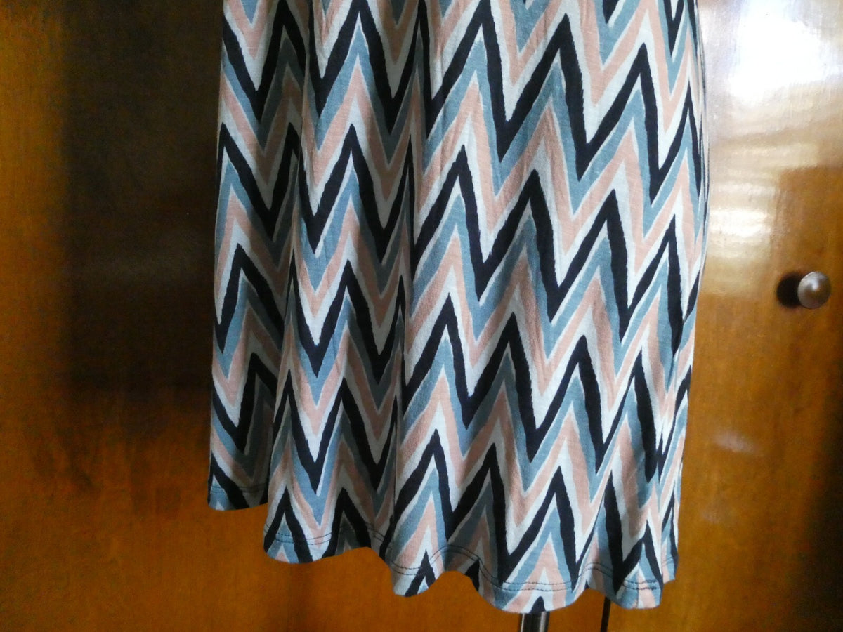 Gap women's rayon stylish orange/blue/black detailed top size Large