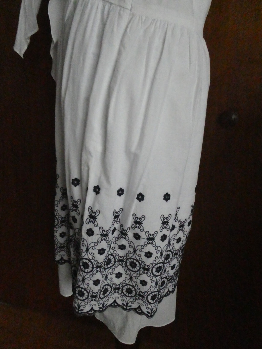 Laundry By Design women's white/black lined gorgeous one-piece dress size 12