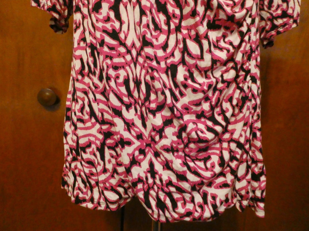 Dana Buchman women’s black/white, red soft rayon v- neck top size XLarge