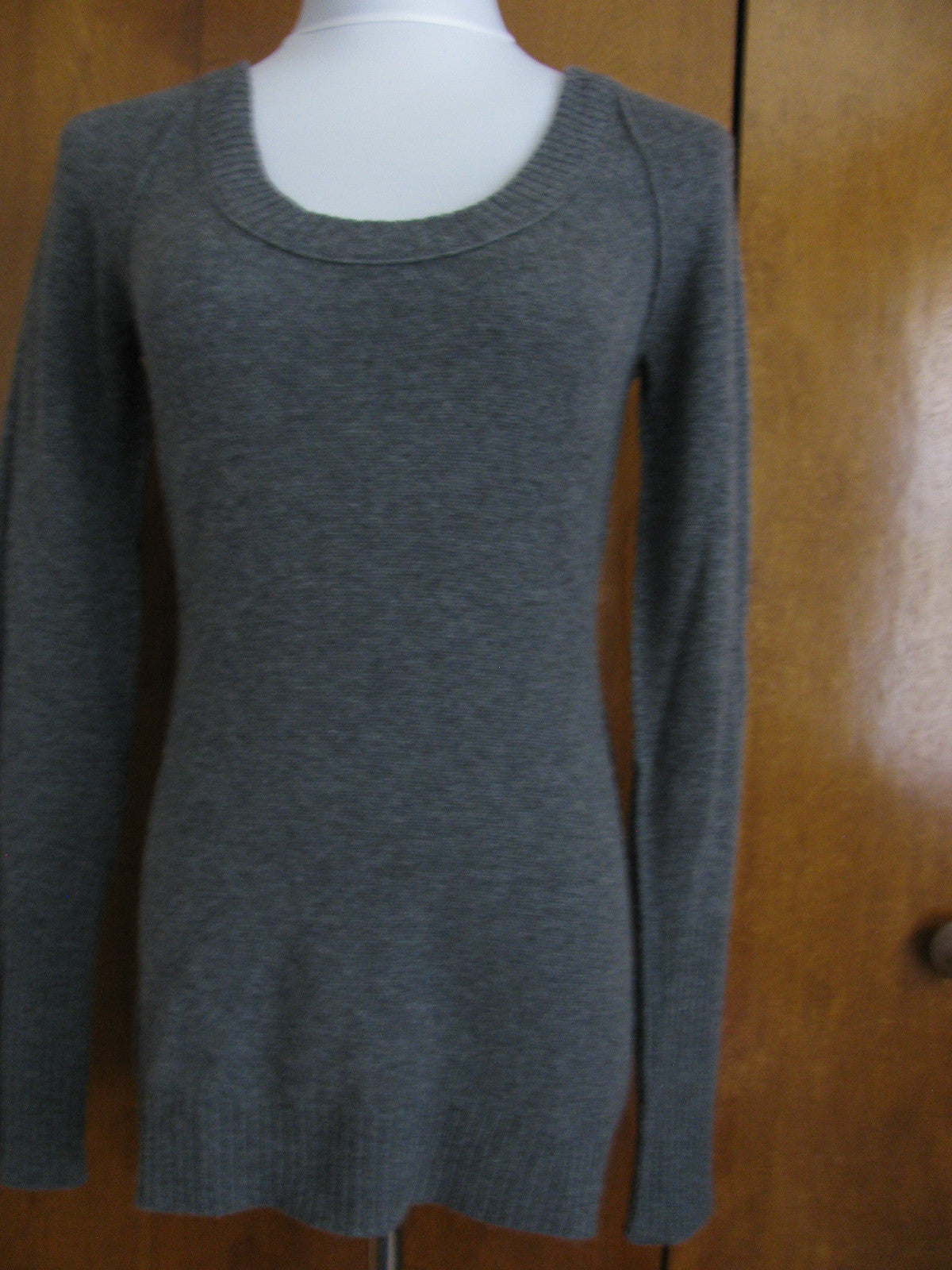 Aqua Women’s Gray Cashmere Boat Neck Back Detailed Sweater New