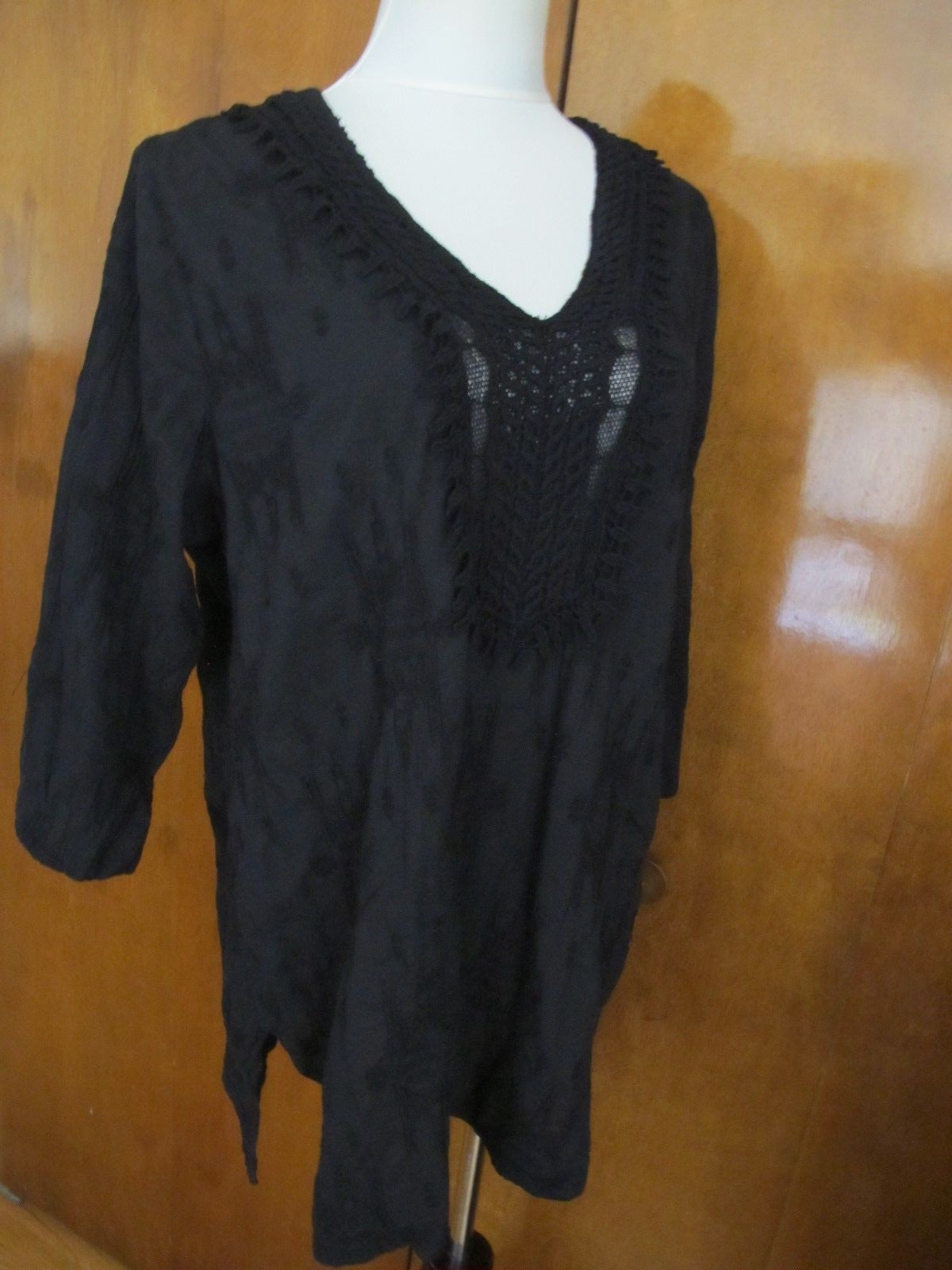 XCVI women's black cotton crafted embroidered top XLarge NWT
