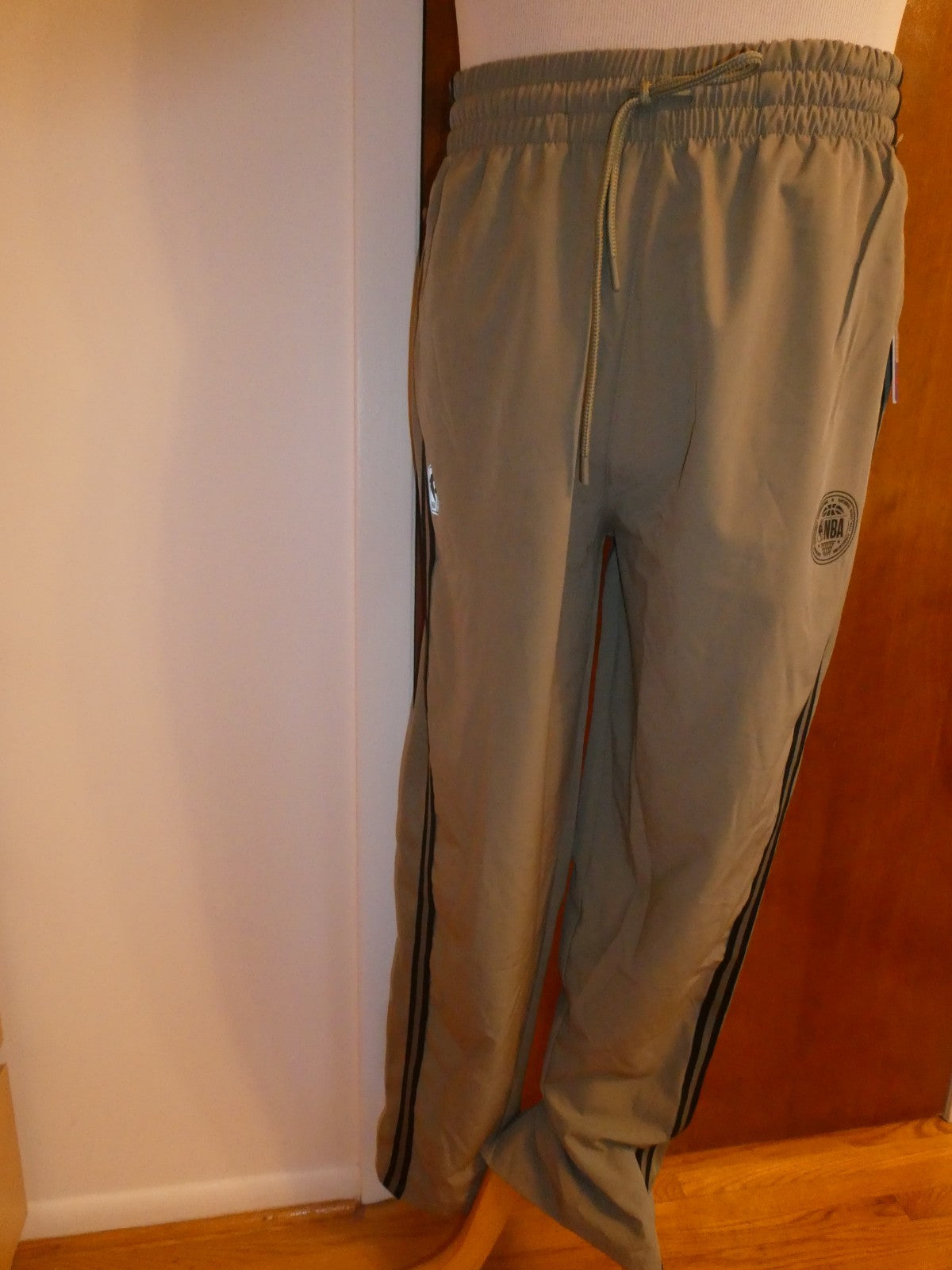 NBA Olive Green Walk Off Jogger Pants Men’s Large Athletic Track Pants Zip Hem