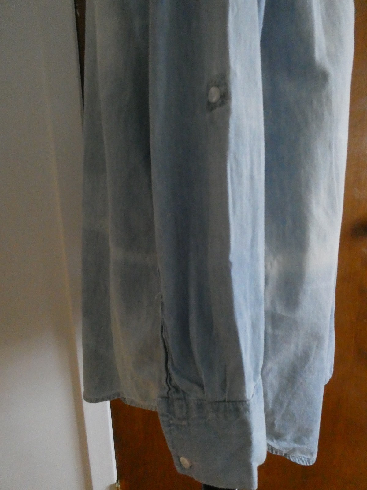 Liz Lange Size Large Maternity Top Blue Chambray Long Sleeve Henley