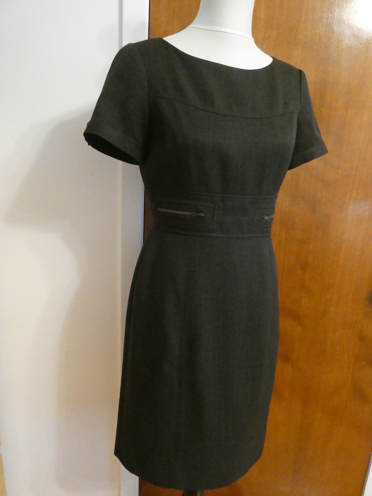 Tahari Arthur S. Levine Women Dark Brown Sheath Dress Lined Slit Back Slit SZ 4