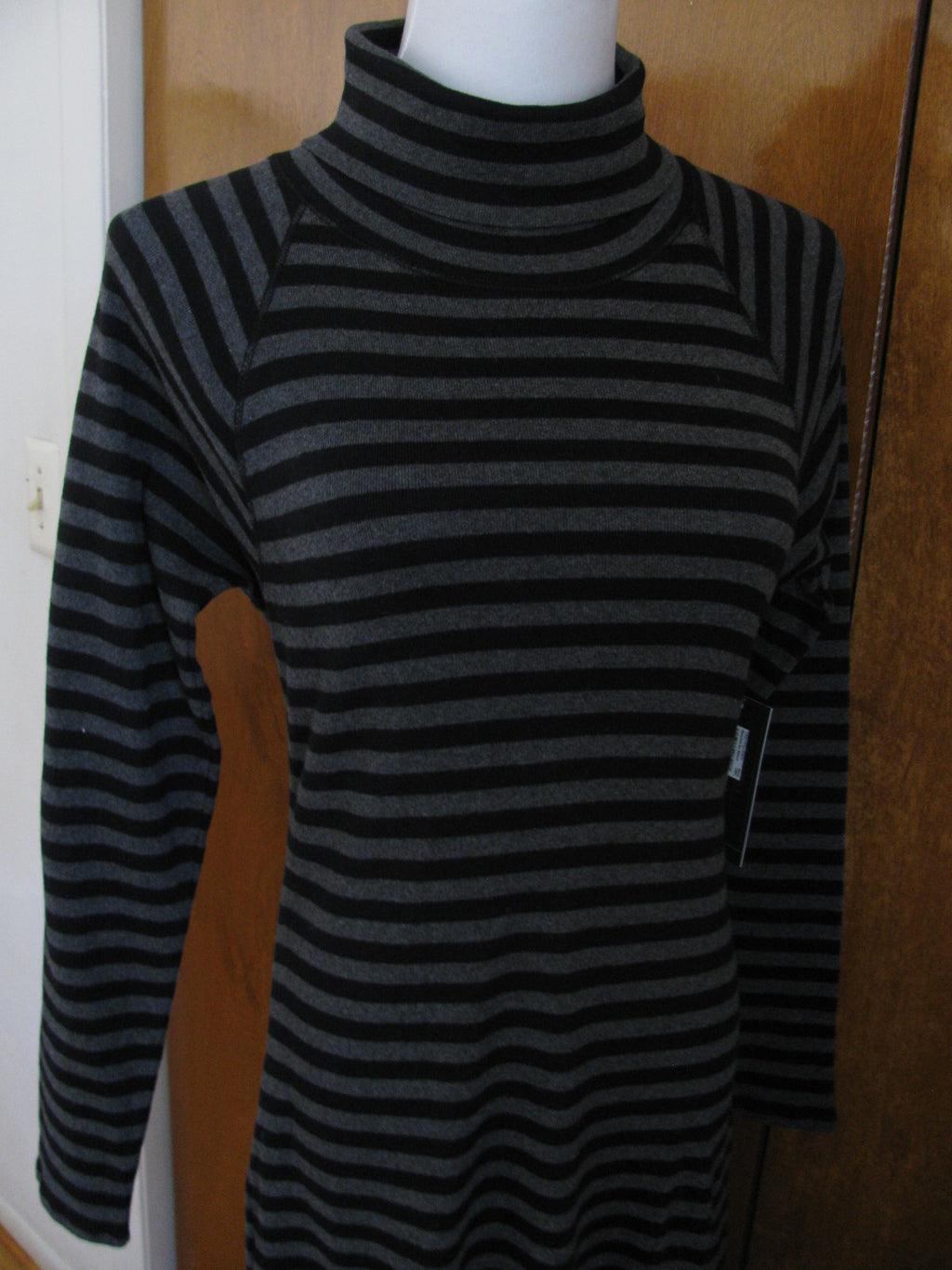 Lauren Jeans CO Women's black gray turtleneck dress size Medium 