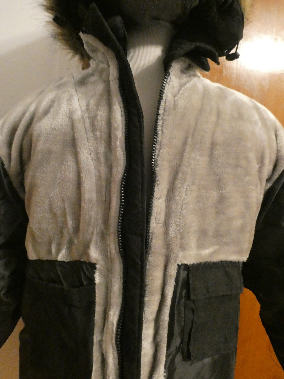 Makaveli Branded Men's Black Puffer Jacket Hood Lots of Pockets Size Medium
