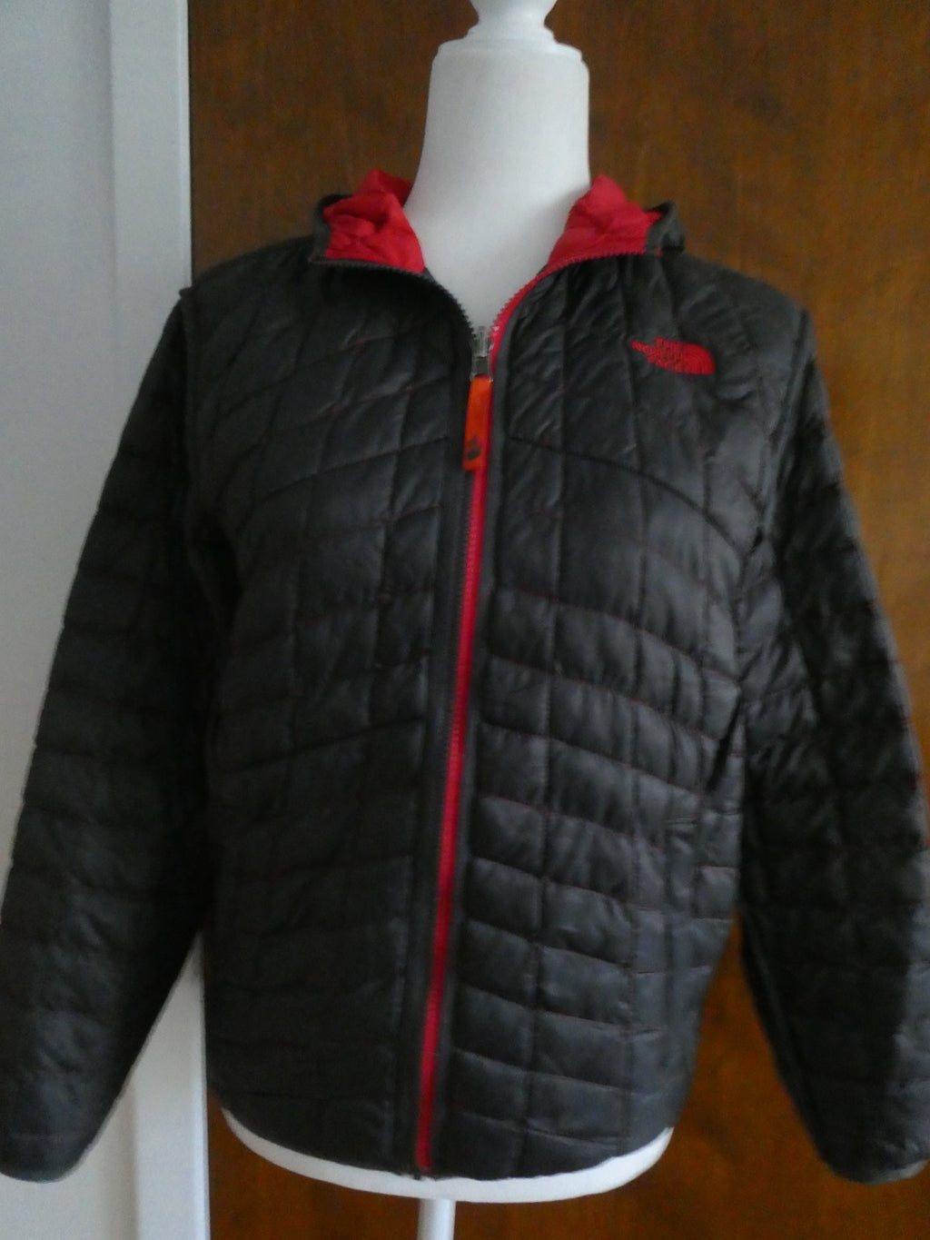 The North Face Boys Reversible Hooded Puffer Jacket Red/Black Size Large 14/16