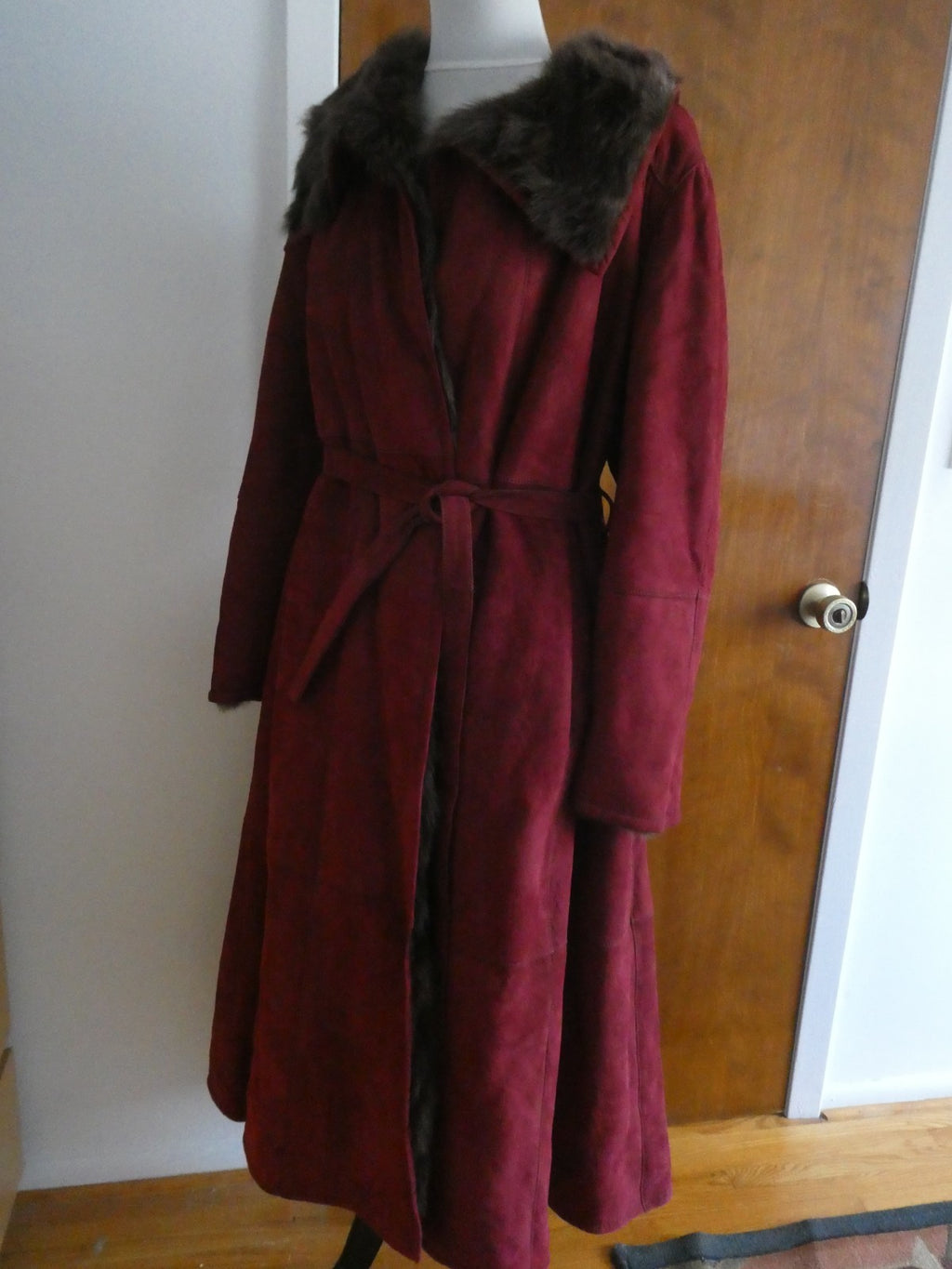 Women's Wine Shearling Sheepskin Long Winter Coat Spain 38 US 8 Runs big US 12