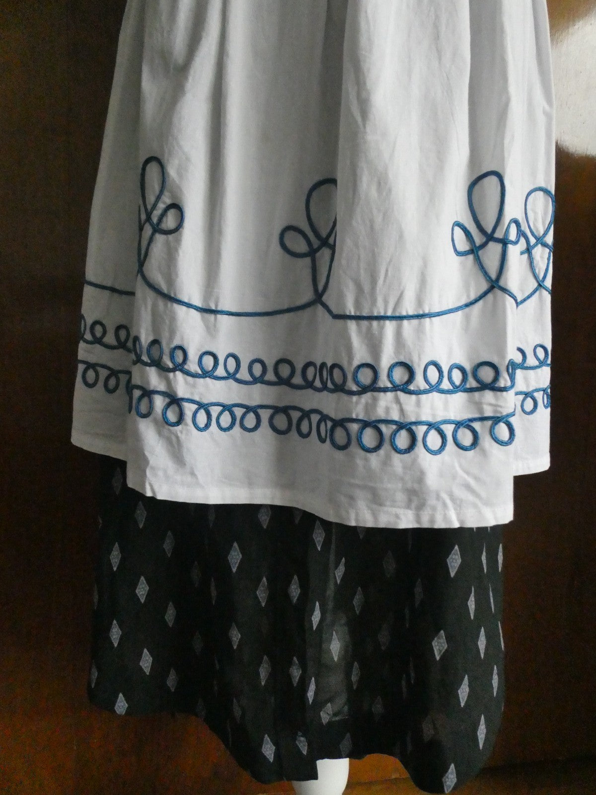 Anthropologie Apron Halter Embroidered Blue White Cotton Kitchen New One Size