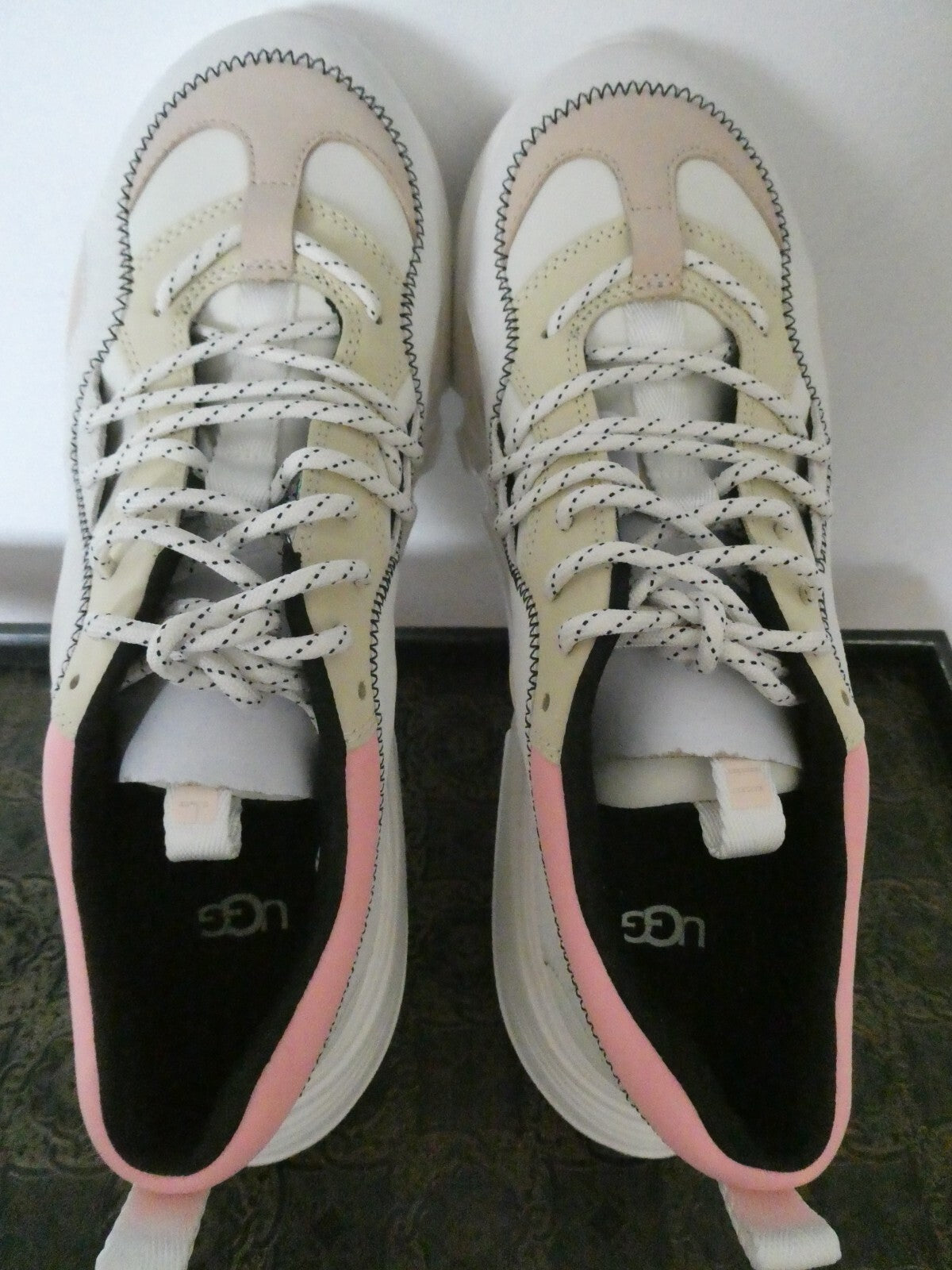 UGG Calle lace women’s multicolor sneakers size US 9/ EU 40