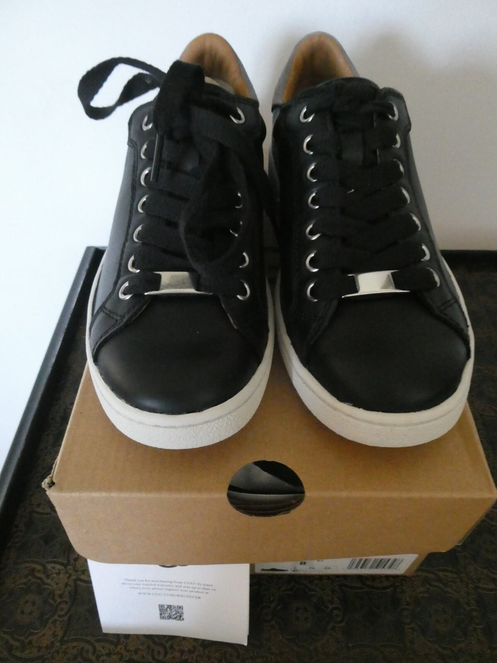 Ugg Australia Women’s Milo Black Leather Sneaker Size 8