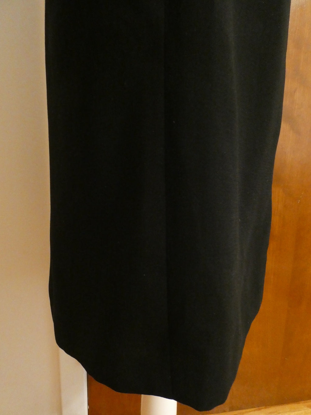 Canada women's black wool stylish front left side pleated skirt size 12