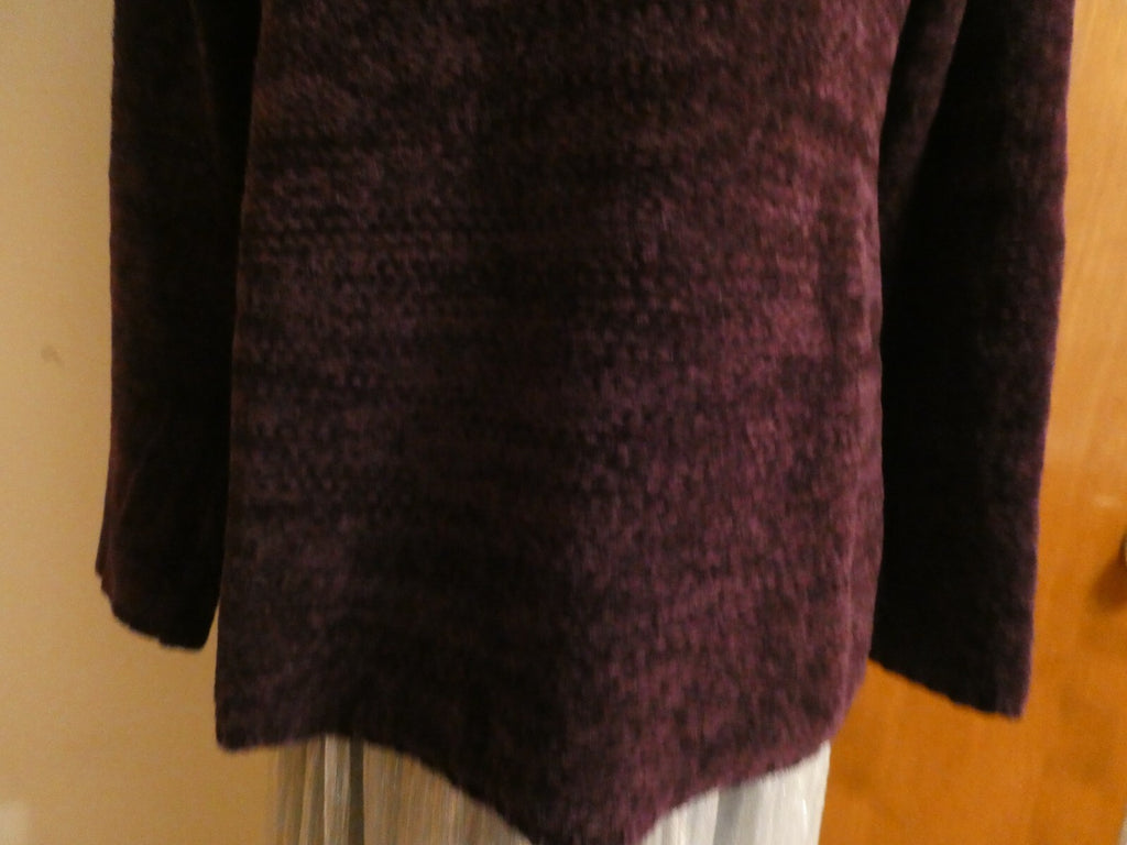 New York&Company women's dark purple long sleeves sweater size Medium preowned