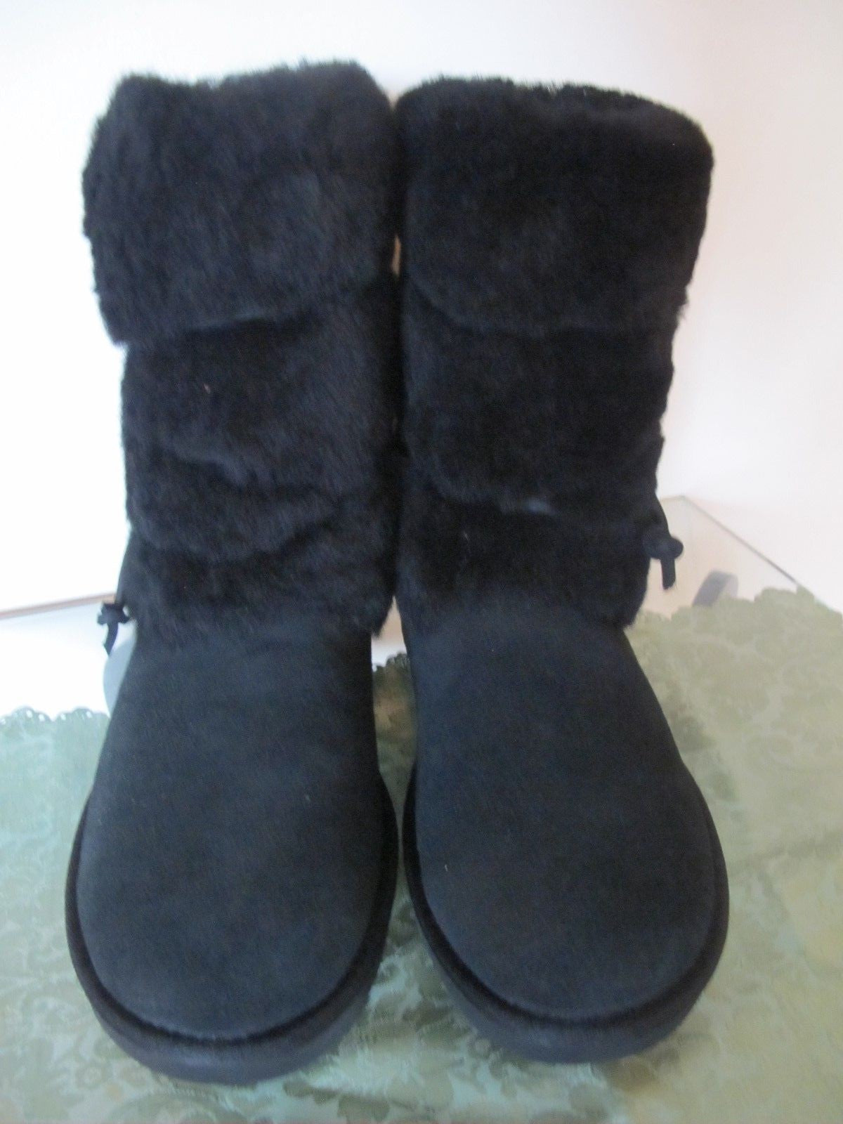 Ugg Australia women’s black suede and sheepskin New boots 