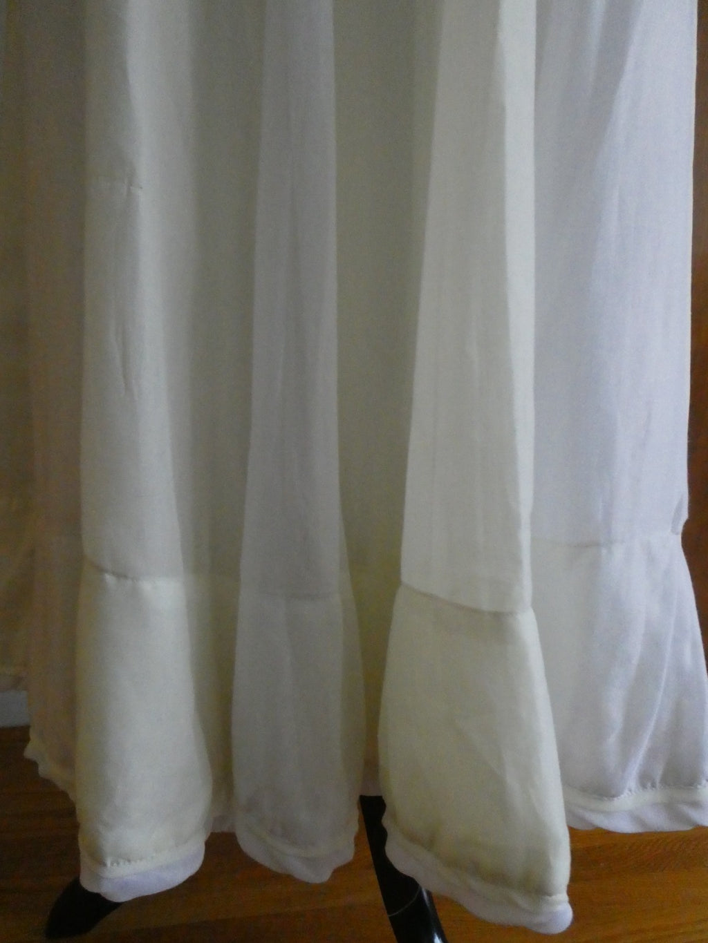 Mix Nouveau Women’s Long Lined Skirt Vanilla Size Medium NWT Style #24712
