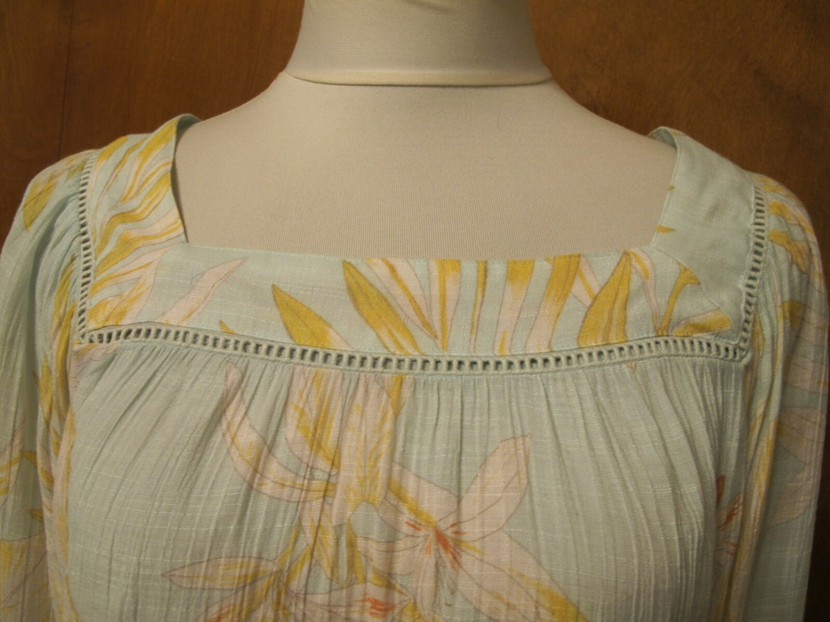 LC Lauren Conrad Women Blue Pink Floral Long Sleeve Top Blouse Pre Owned Medium