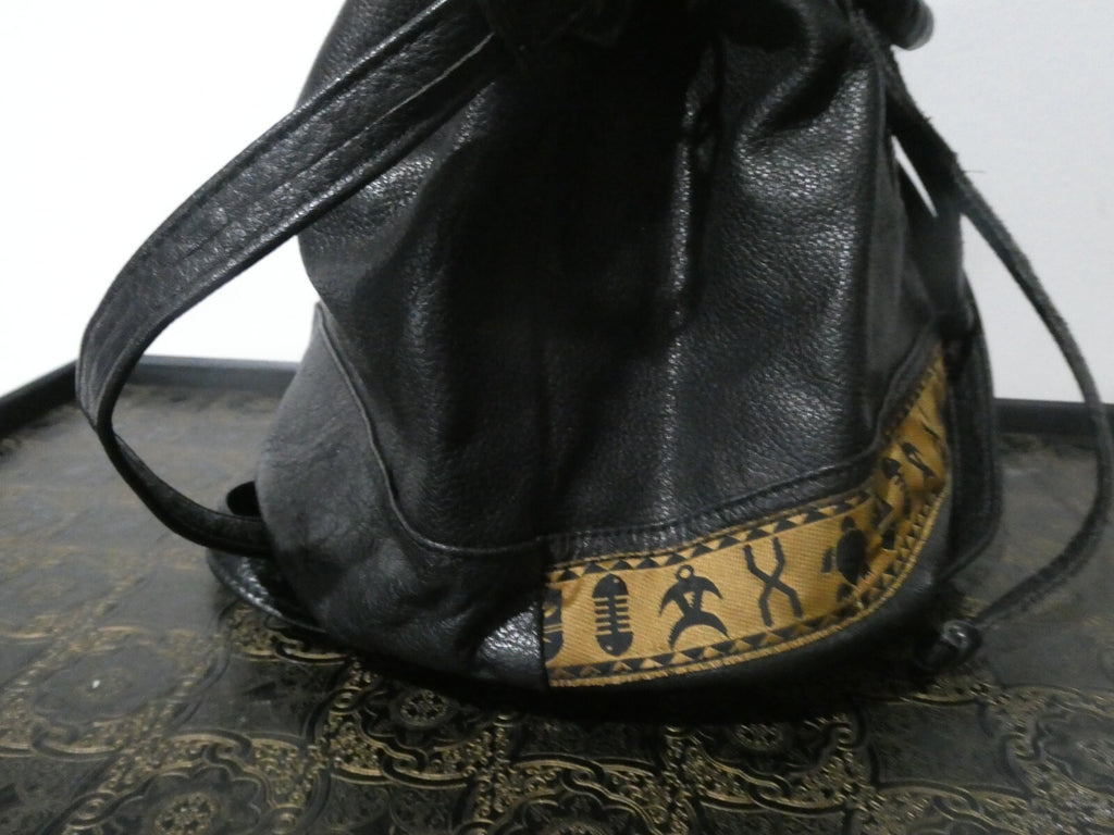 Mango women's black faux leather medium lightweight crossbody bucket bag/purse