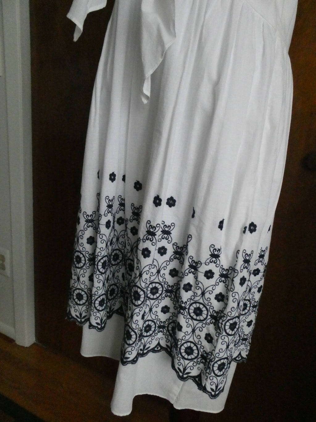 Laundry By Design women's white/black lined gorgeous one-piece dress size 12