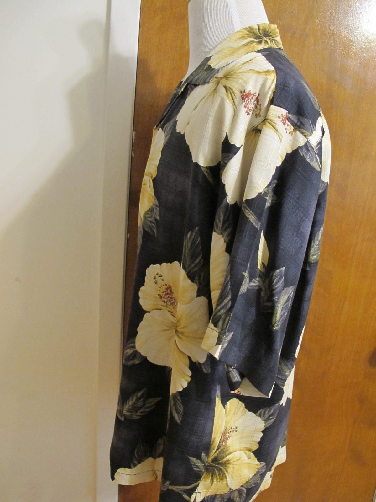 Tommy Bahama Men's Silk Black Gray Yellow Button Down Gorgeous Shirt Large 
