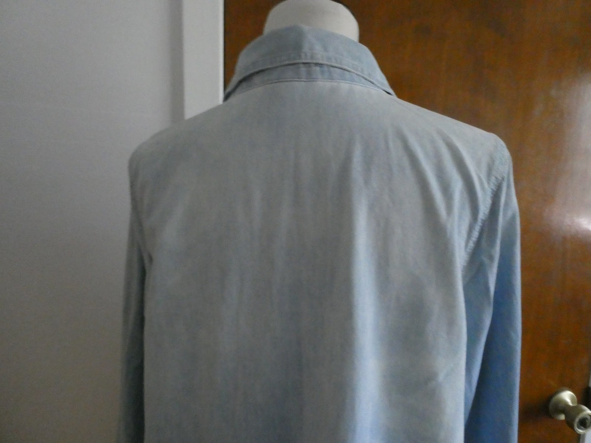 Liz Lange Size Large Maternity Top Blue Chambray Long Sleeve Henley