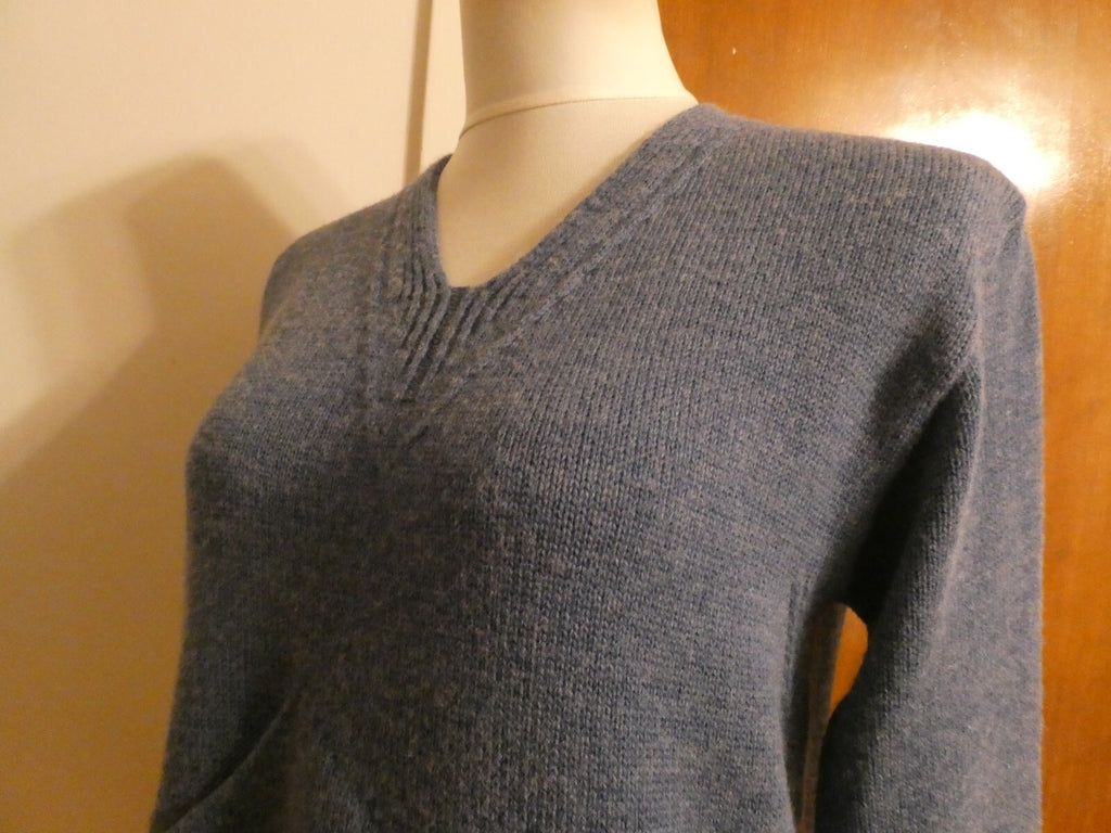 Aceka  women's dusty blue sweater size PM preowned