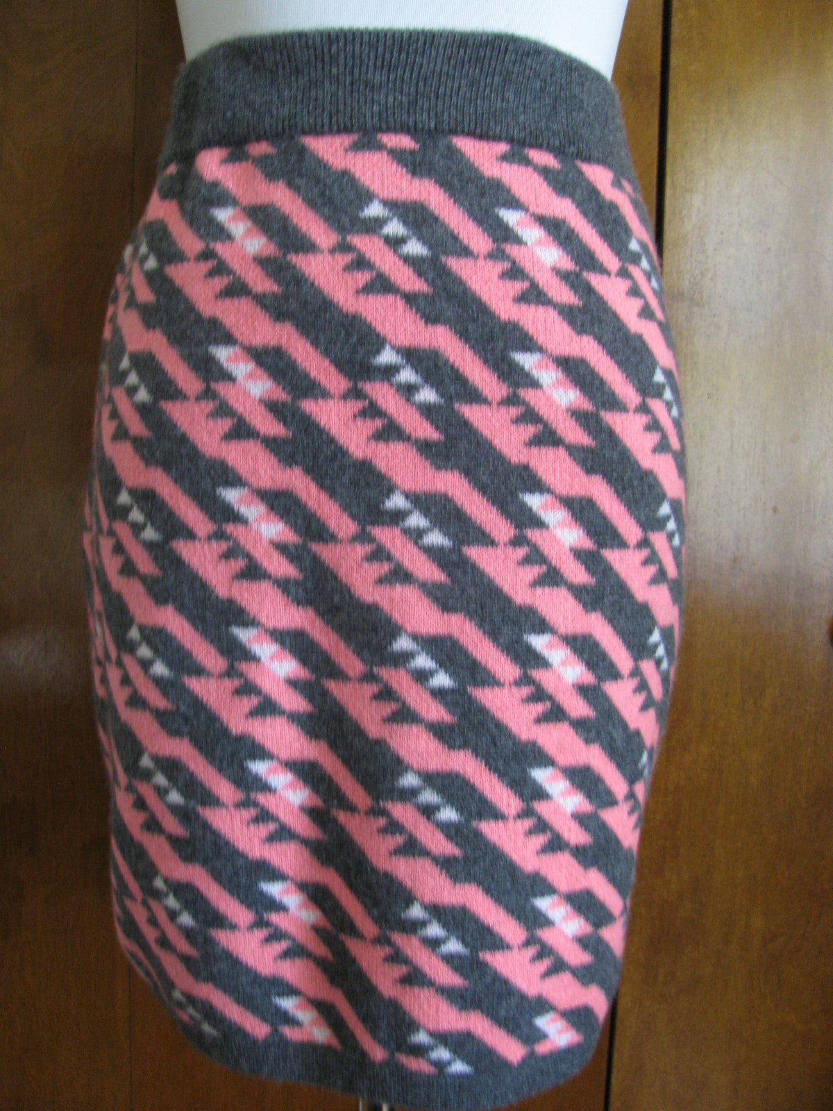 Aqua Women’s Gray Pink Cashmere Mini Skirt Small 